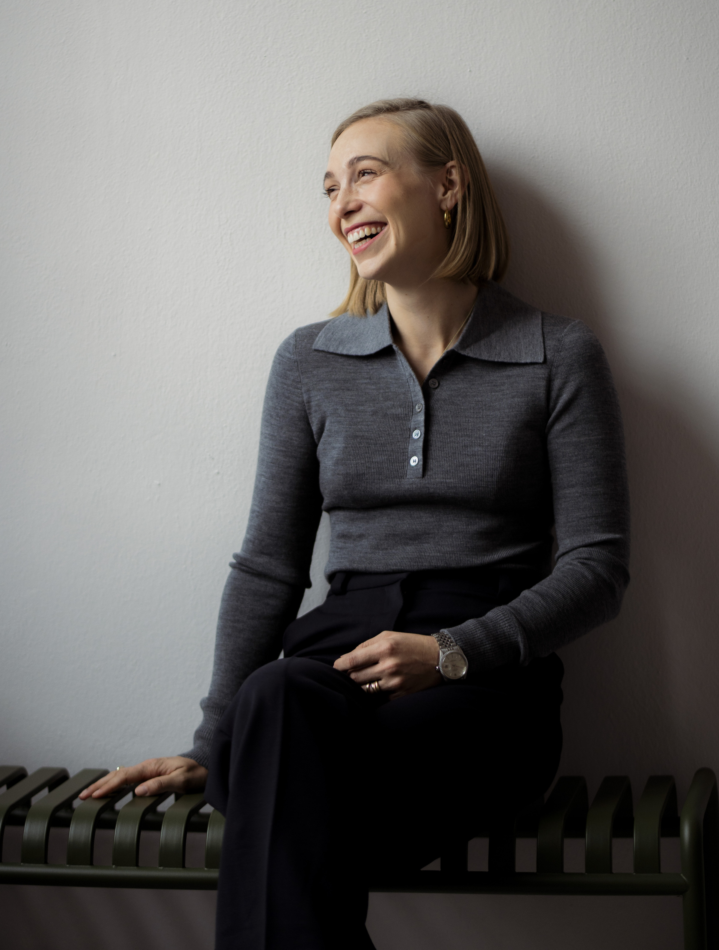 Maresa Matzek bei einem Gespräch